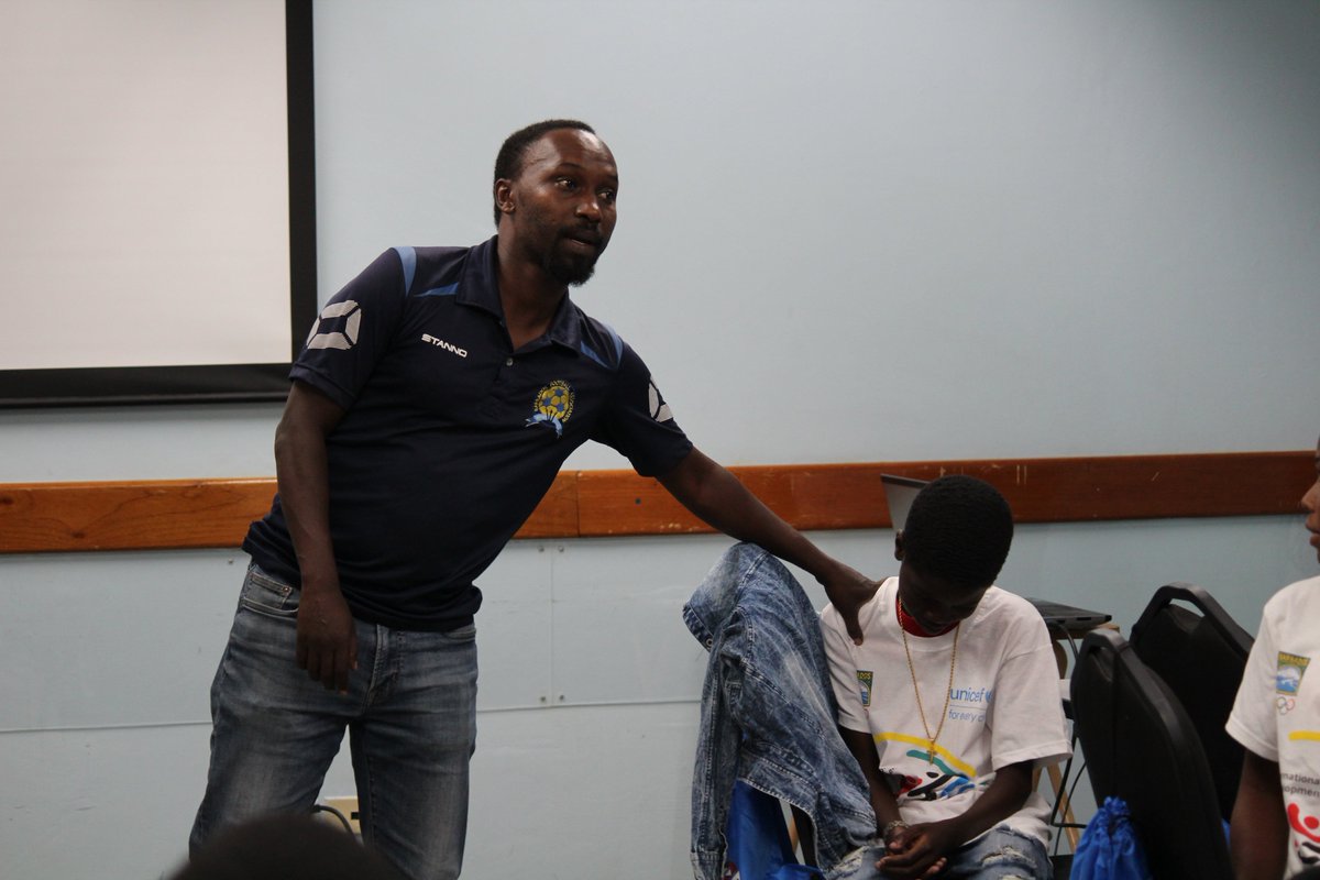 Olympicbb's tweet photo. Football Association Technical Director, Ahmed Mohamed took today's #IDSDP2019 Youth Workshop as an opportunity to share his story and how he went from #Streettoelite. https://t.co/ByfN2RNUiv
