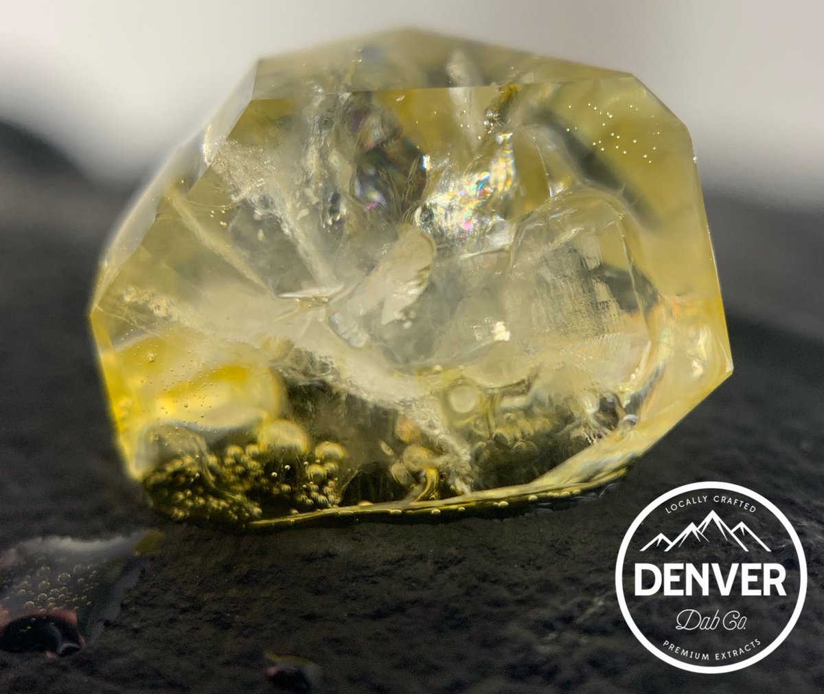DenverDabCo's tweet photo. Took a moment to take pics of #TerpDiamonds on this beautiful #TerpTuesday. #LiveResin #FreshFrozen #bho #Terpenes #closeup #MacroMarch #ColoradoConcentrates #MMJ https://t.co/vs2D0DyUOB