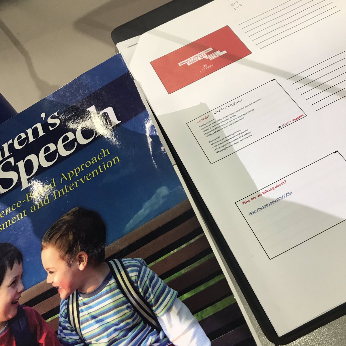 bridgman_k's tweet image. #paedspeech lecture this morning with our #slp2b, and @SharynneMcLeod &amp;amp; @DrEliseBaker text!