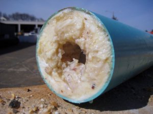 KenLoucks's tweet image. This is a pipe clogged with fats, oils, and grease. Nasty right? #FOGControl #FatsOilsAndGrease #ProtectYourPipes #SaveOurSewers #GreaseInterceptors #GreaseManagement