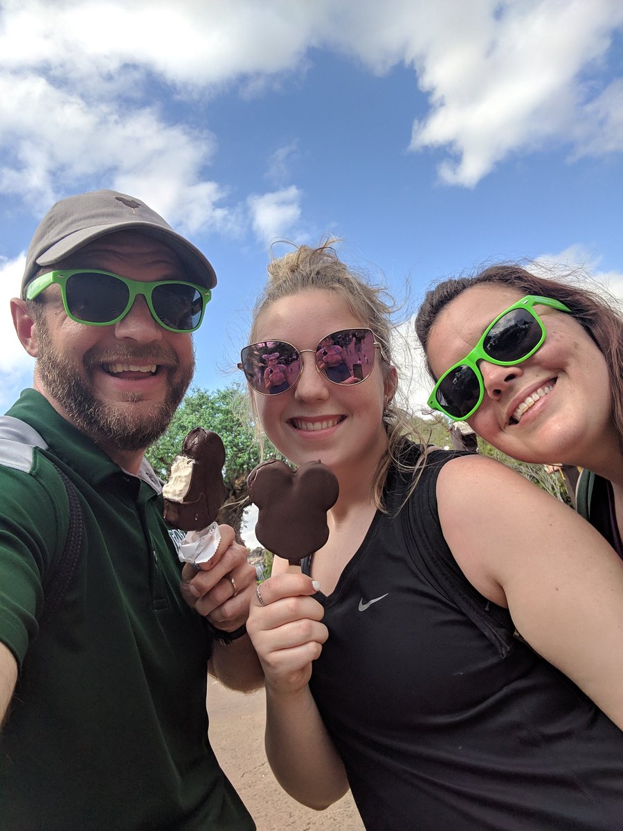 misterseeley's tweet photo. Ice cream dorks! #WDorks #thesememorieswilllastalifetime https://t.co/v0dMVAnc0V