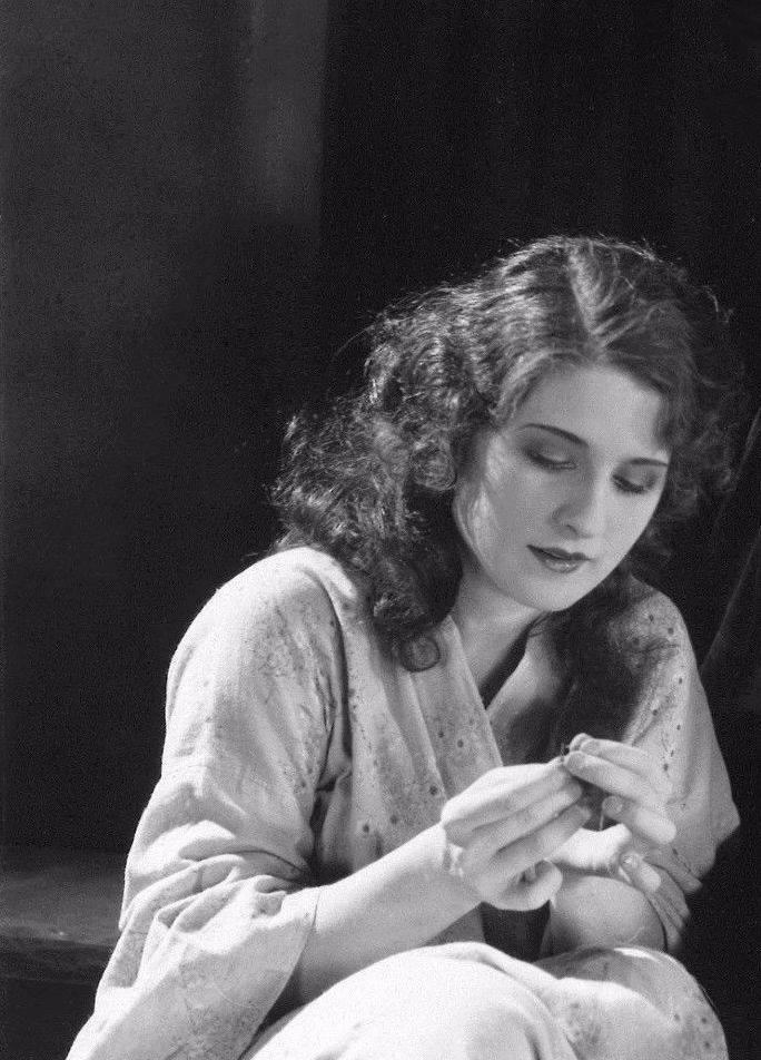 jatustein's tweet image. #NormaShearer in “He Who Gets Slapped”, #c1924