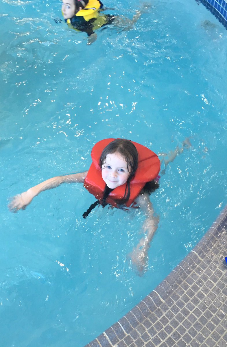 MrsPetersClass2's tweet photo. Fun day at Genesis swimming for Active Living Week! 🏊 #beactive #rvsed #HeloiseLorimer https://t.co/NPSw7VUVYO