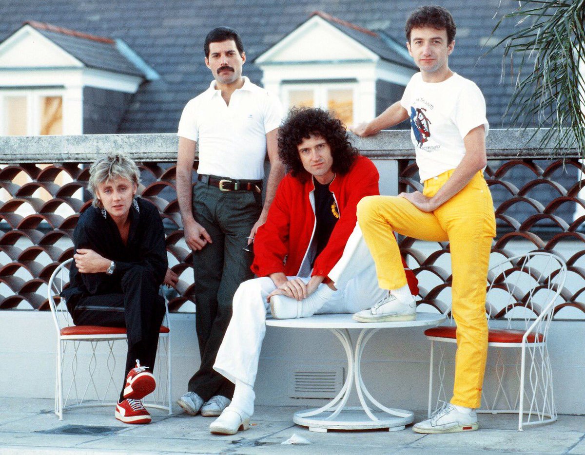 drowsedeacon's tweet image. here’s some colorful and hd photos of the boys to bless your feed ✨