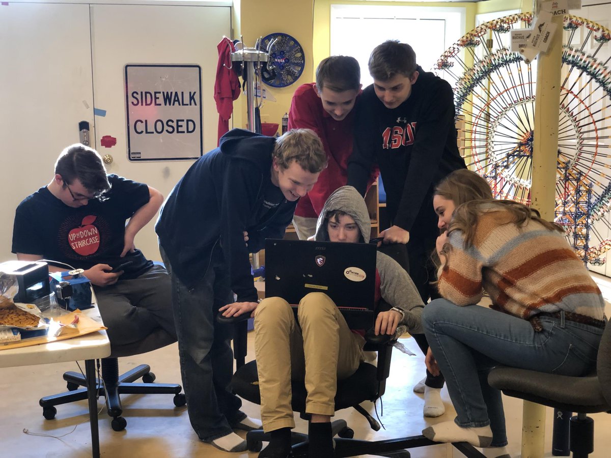 NyanRobotics's tweet image. 21 days until we leave for the world championship competition!