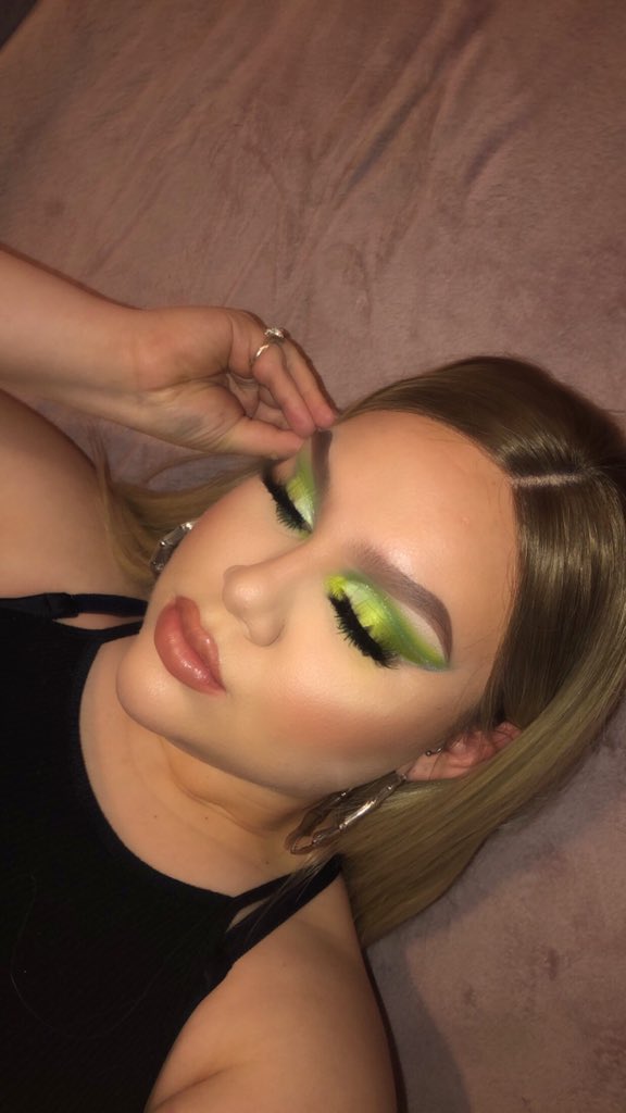 kxndraxox's tweet photo. 💚💚 https://t.co/CFimYUiA7S