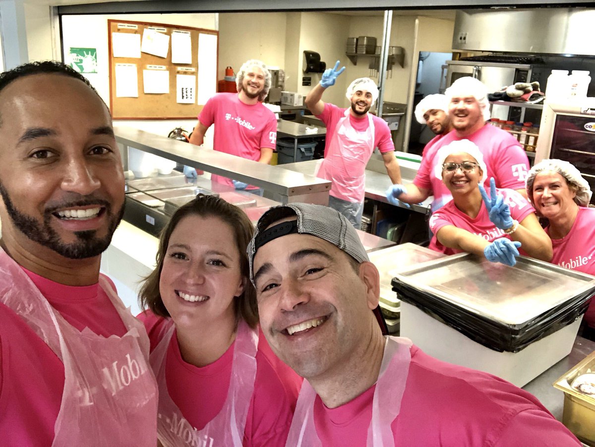 Matthew Hodge (@m_hodge1) on Twitter photo Giving back to the Jacksonville community by serving those in need. #NorthFLRiseTogether <a href="/ARod_013/">Andrés R.</a> <a href="/nellyr914/">Nelson Rosa</a> @JacklinCaroline <a href="/CBow006/">Casey Bowman</a> @AndrewNFJax @carndoggydog @arelys924 <a href="/bnash001/">Brad Nash</a> <a href="/JonFreier/">Jon Freier</a> Giving back to the Jacksonville community by serving those in need. #NorthFLRiseTogether <a href="/ARod_013/">Andrés R.</a> <a href="/nellyr914/">Nelson Rosa</a> @JacklinCaroline <a href="/CBow006/">Casey Bowman</a> @AndrewNFJax @carndoggydog @arelys924 <a href="/bnash001/">Brad Nash</a> <a href="/JonFreier/">Jon Freier</a>