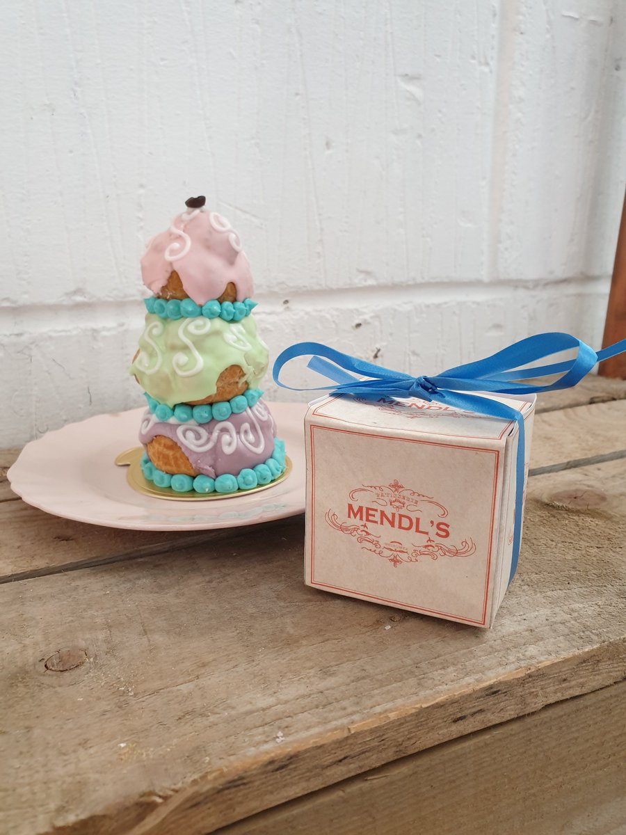 bakemydayee's tweet photo. Oh boy, when we do courtesan au chocolat 🤩 #mendls #repeat #madeinyorkshire #yorkshirefam #bakemydayee #bmd #graftandgrind #castleford https://t.co/BNlFJ7Zgaw