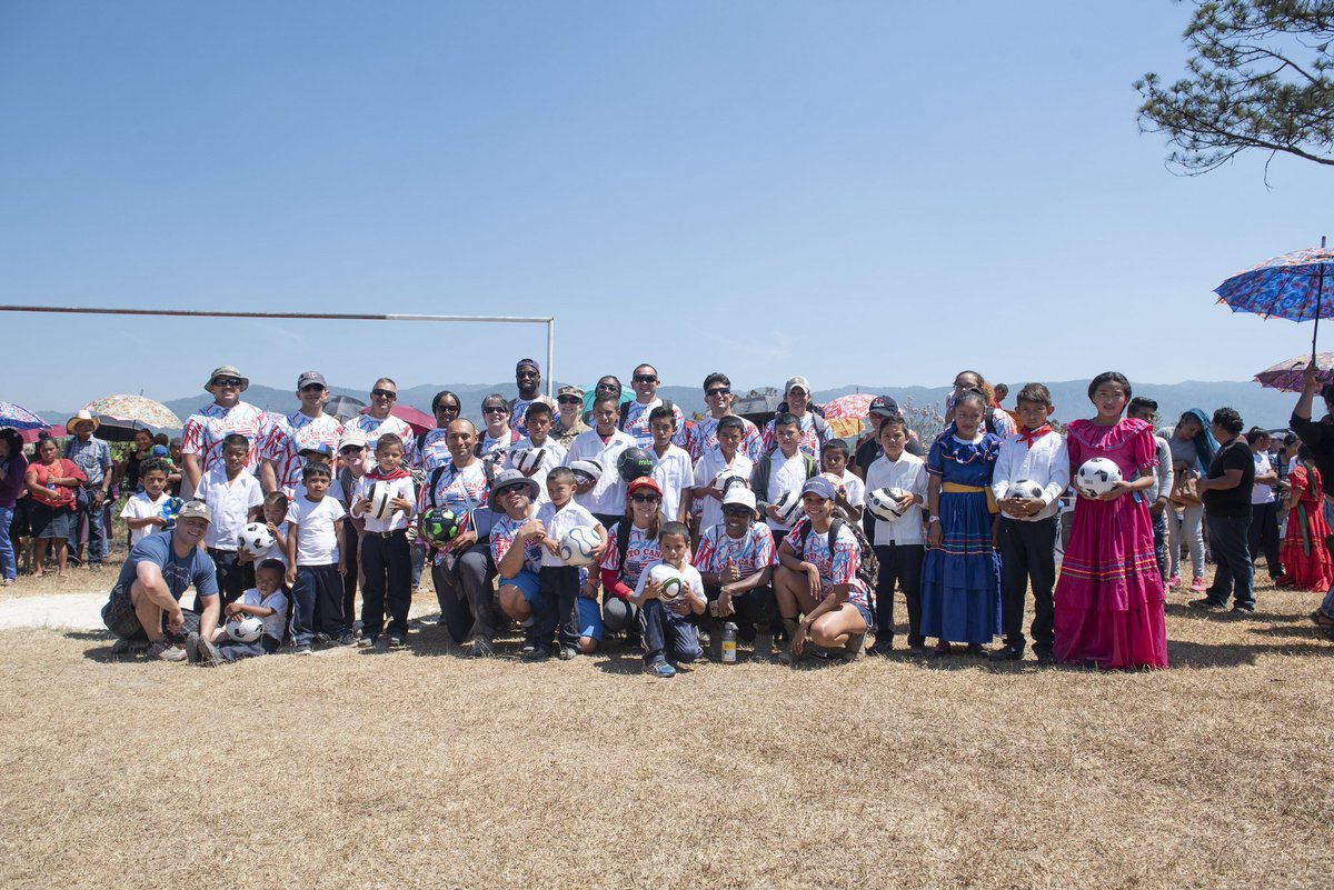 jtfbravo's tweet photo. Soccer balls were also provided to the school children in Concepción de Soluteca, La Paz during #ChapelHike78. Thanks to @KickForNick for spreading joy through their foundation and donating soccer balls for kids around the world! #Kick4Nick #KickForNick #Honduras https://t.co/VGJiHDT4zk