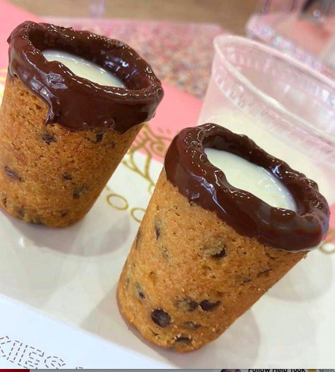 guidemunchies's tweet photo. ME: I NEED A SHOT RN! 
FRIEND: THIS EARLY? 
ME: HELLO, ITS HAPPY HOUR TIME!! PLUS , ITS JUST A #COOKIESHOT🤣

Pic by https://t.co/ycu4WfPwhU on insta :) https://t.co/WTiLkLKOXM