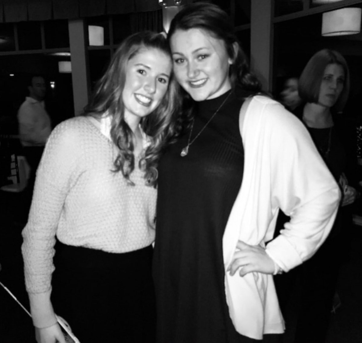 chlomerrr's tweet photo. Happy Birthday 💗💗💗 @ppaigeanderson miss &amp; love you- have a great day :-) https://t.co/WV8djHSd4P