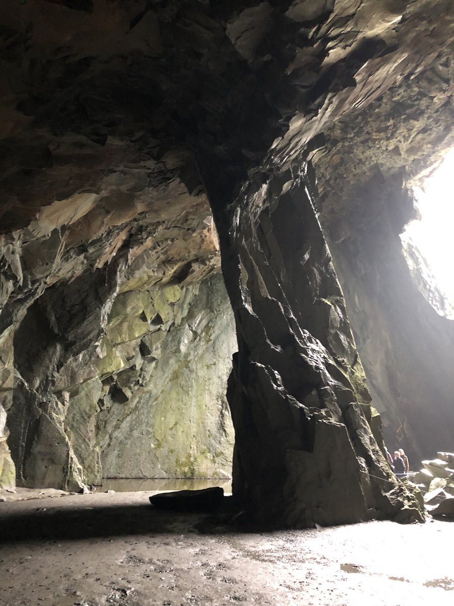 adzii77's tweet photo. Yet another brisk evening walk through the mines and up over beautiful Tilberthwaite. One of my favourite places on earth. Especially when itβs quiet. #keepingfit #LakeDistrict #Cumbria #Coniston #CathedralCavern https://t.co/Ezwfope09W