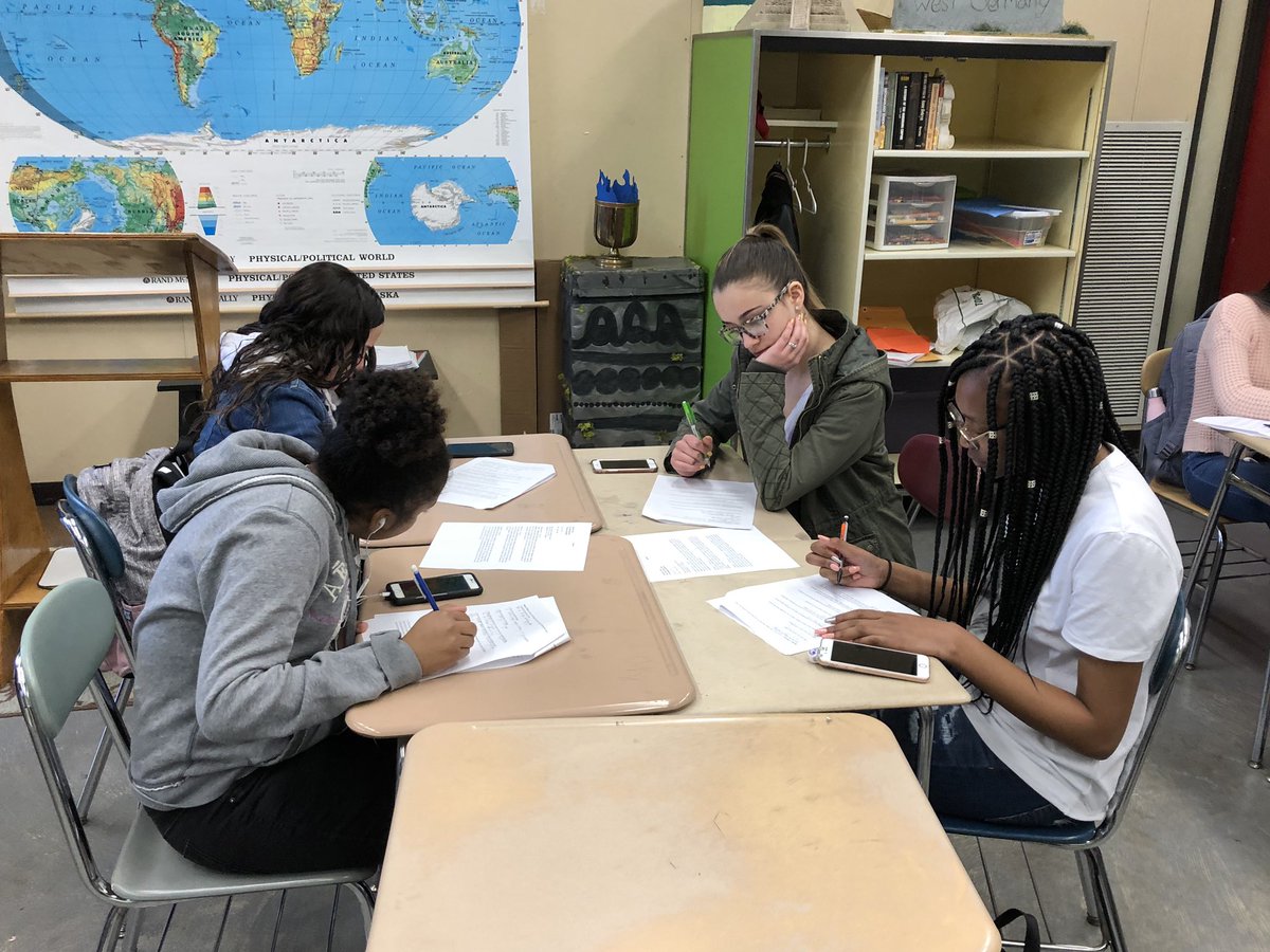 durfee_history's tweet photo. Mr. Pereira AKA “Jedediah” panning for gold as part of Gold Rush stations lesson! Wagons West!!! #EngagingClassrooms https://t.co/XGQfHbdt1u