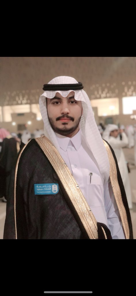 الحمدلله الذي بنعمته تتم الصالحات تم تخرجي بدرجة بكالوريس قانون مع مرتبة الشرف من جامعة الملك سعود🎓.