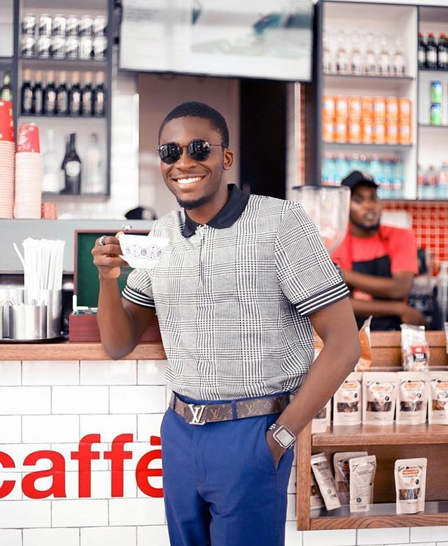 Bra_Perucci's tweet image. We like coffee ☕️ dark 😍❤️🥰 @dee_sackey #mensfashion #StyleTuesday #Menswear #mensweardaily ift.tt/2CR3WgS