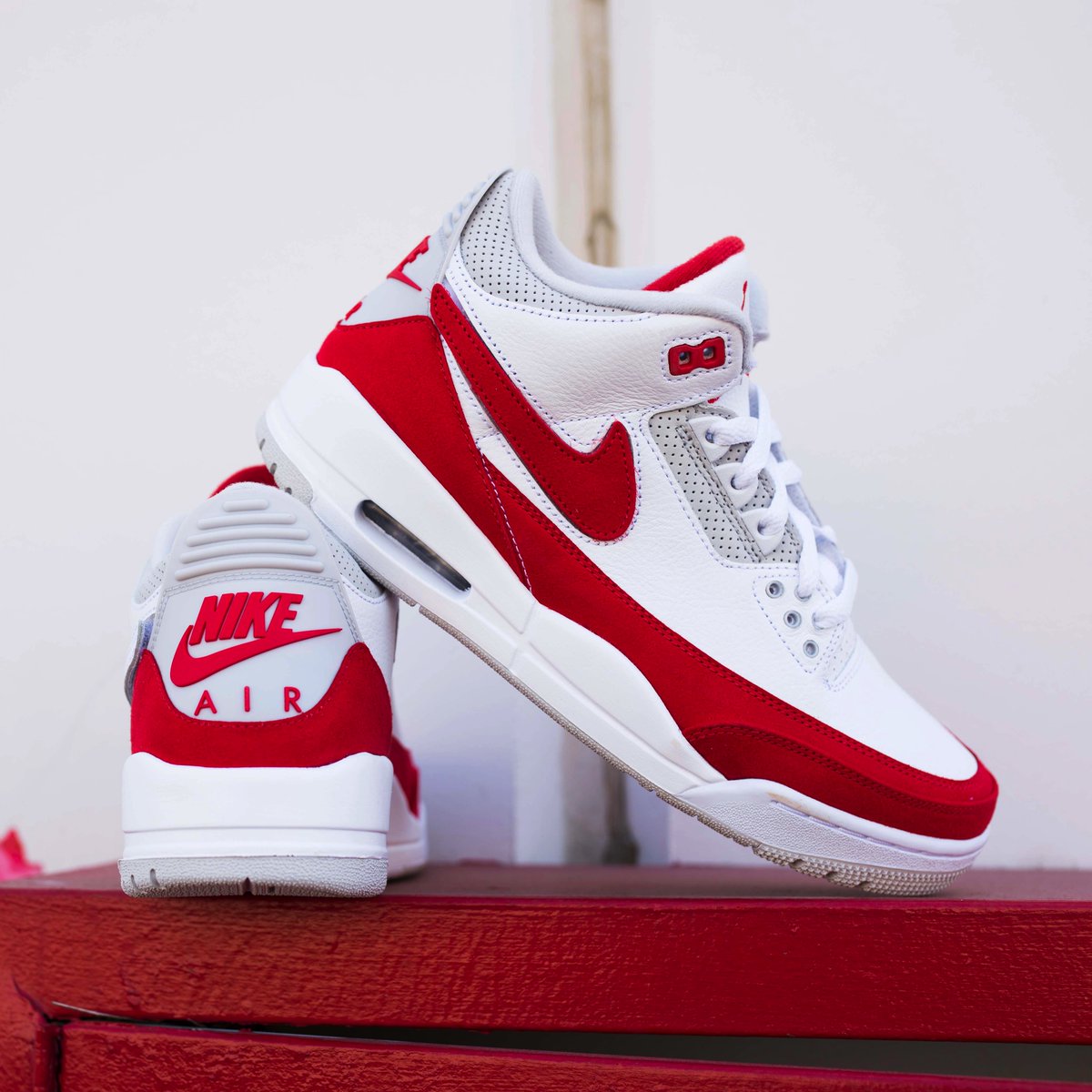Shiekh's tweet photo. Thought you missed it??
Designed by the master himself, #Jordan Retro 3 Tinker!

Available Now, In-Store and Online
https://t.co/0nA24D8RQS

#jordan3 #tinker3 #coppedatshiekh #goat #sotd #ootd #swag https://t.co/WlrYSkcq2B