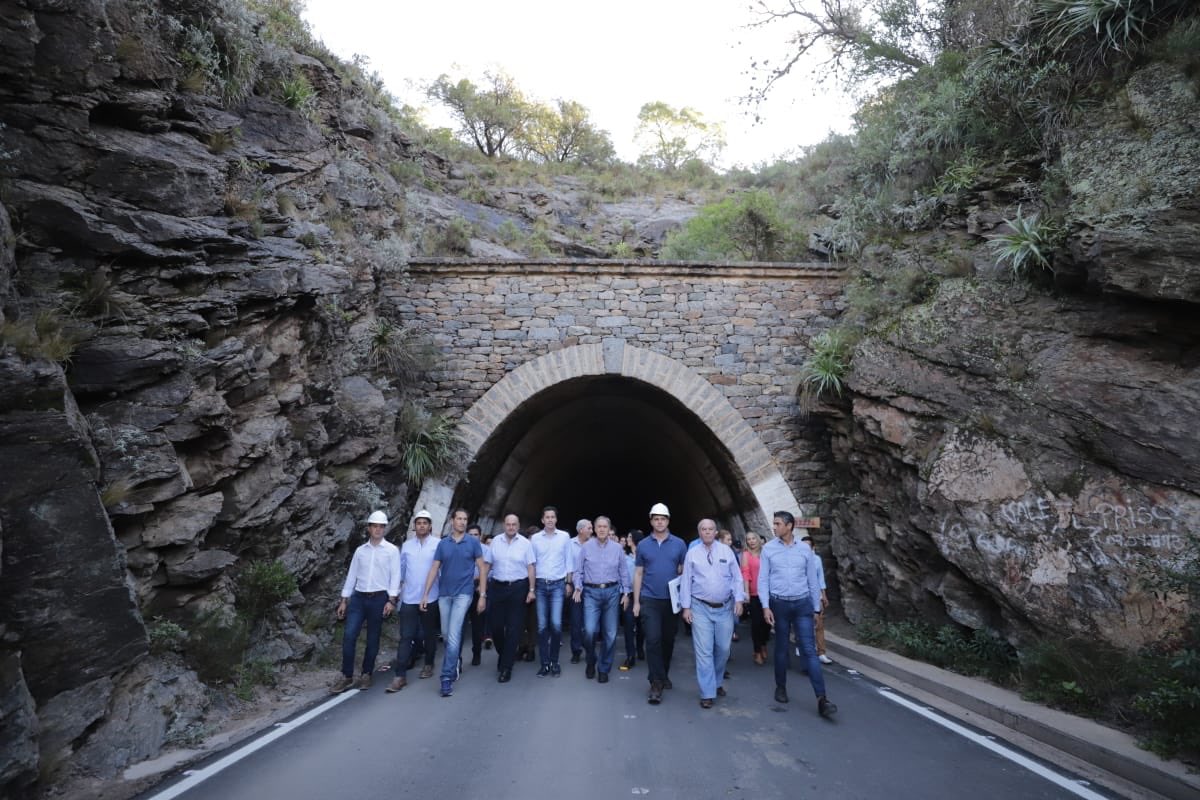 gobdecordoba's tweet photo. "Habrá una rotonda al final del último túnel para que puedan volver los ómnibus. Es impresionante cómo ha crecido el turismo en esta zona. Pocho se ha incorporado al circuito turístico de Córdoba", @JSchiaretti https://t.co/gRGNi6PZ6R
