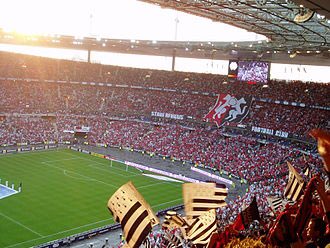 AHunou's tweet photo. Rendez-vous au Stade de France ❤️🖤 https://t.co/hiuIFTYBfA