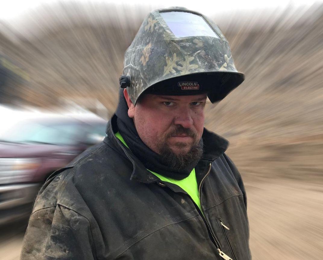 Trenchmedias's tweet photo. Life can get very blurry around you during stressful times, but if you keep your faith and stay driven, you will always be focused! Always lend a hand to your brother or sister..Gold Rush: Dave Turin's Lost Mines. 9pm CST 4/5 #teamturin #family #GoldRush #Giant  #lincolnelectric https://t.co/9twFXqtHpO