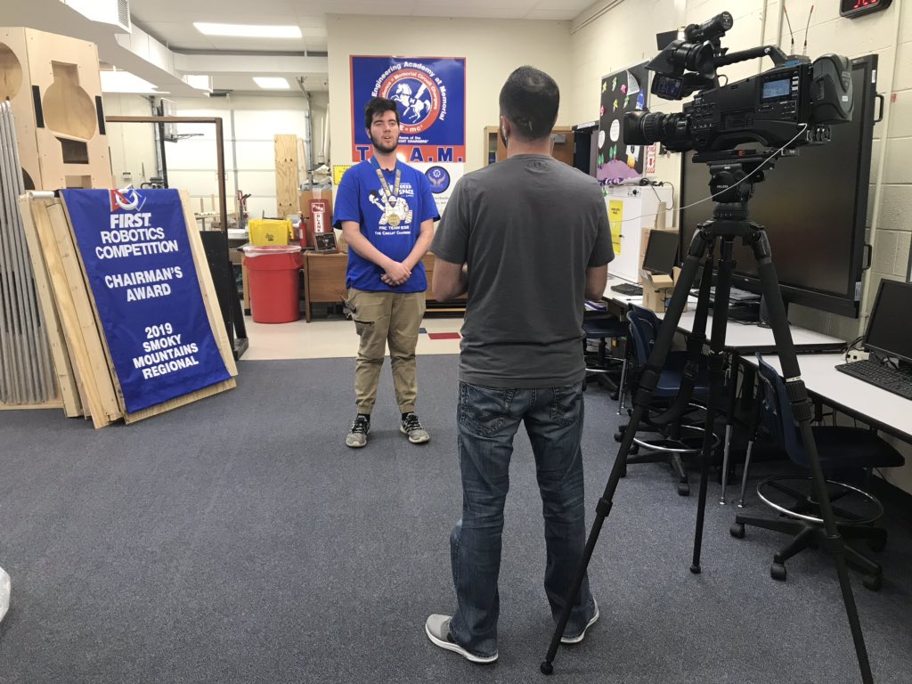 TulsaSchools's tweet photo. Memorial High senior Chase Parker talks with @FOX23 about qualifying for the FIRST Robotics Competition. Catch the story at 6 tonight on Fox 23!
#GoChargers #TPSsuccess #OklaEd #TeachTulsa https://t.co/aVE3FkezUE