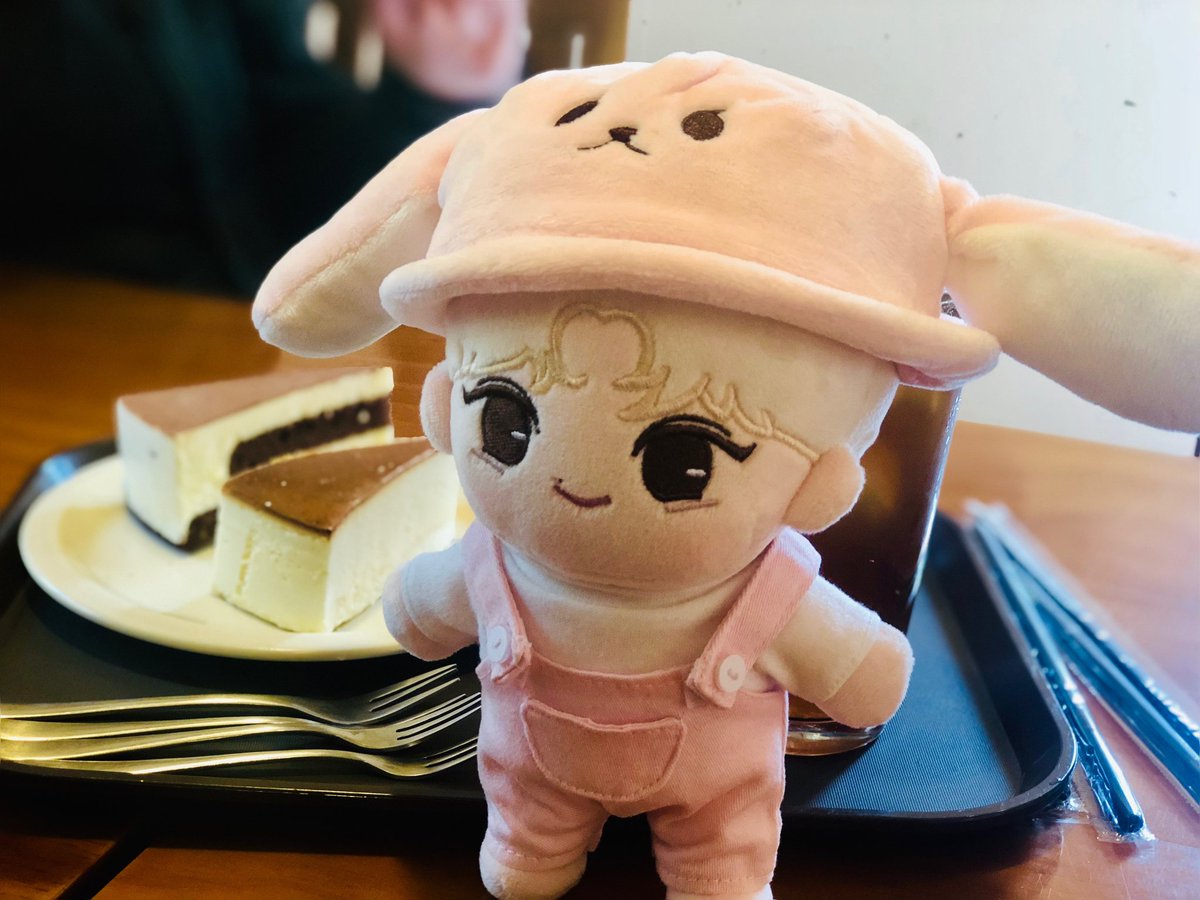 Zero_chani's tweet photo. 현생에 치여 가끔 마음만 찍고 갔는데 언팔인지 블언블인지 짱 많이 당했네요😢 찍고 싶었던 사진들도 많은데 솜아가 데리구 나갈 일이 없서요.. https://t.co/hyzhoBdXDd