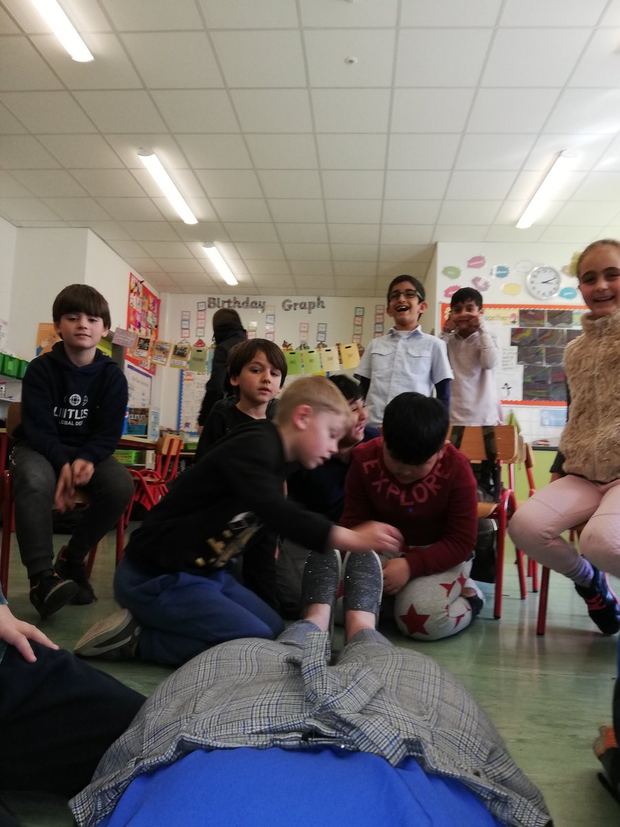 1stErica's tweet photo. Today we introduced length in maths. We used cubes to measure a while board marker, a ruler, one of our friends AND OUR TEACHER 😆. ask us what we use to measure length and what units we use (cm &amp; m). (ps our teacher isn't very tall. She is only 92 cubes tell 🤫😯) https://t.co/k4hkIX9PTV