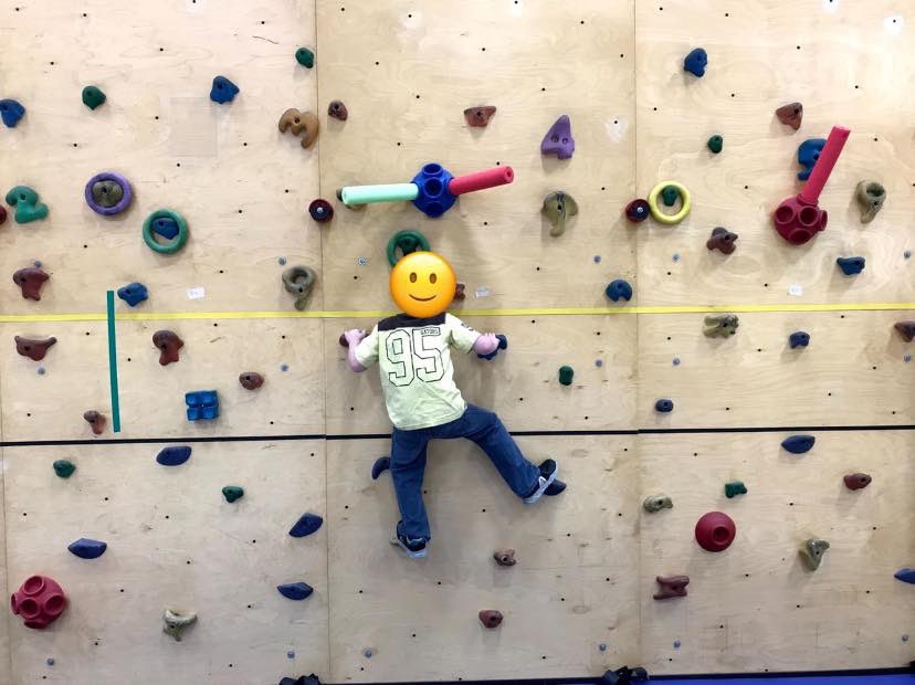 NXiongPE's tweet photo. Celebrating some of my awesome kiddos today! #AutismAwarenessDay #adaptedPE https://t.co/sgcrvjReXl