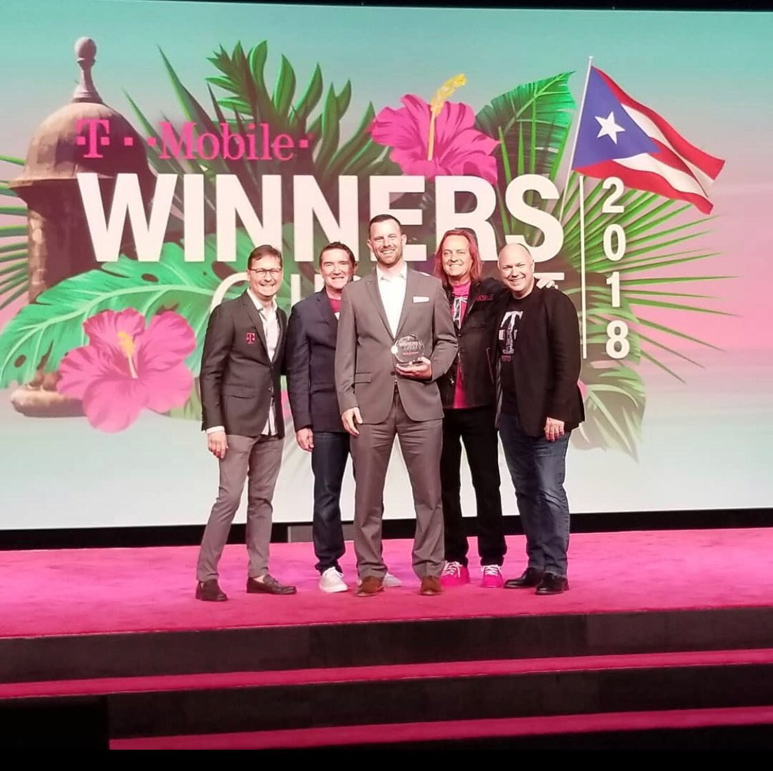 AndyLeonatti's tweet photo. Thank you to my amazing wife @beanz143 and my fantastic team ⁦@TMOSanFrancisco⁩ !!! None of it is remotely possible without each and every one of you! https://t.co/KgklzcuPXK
