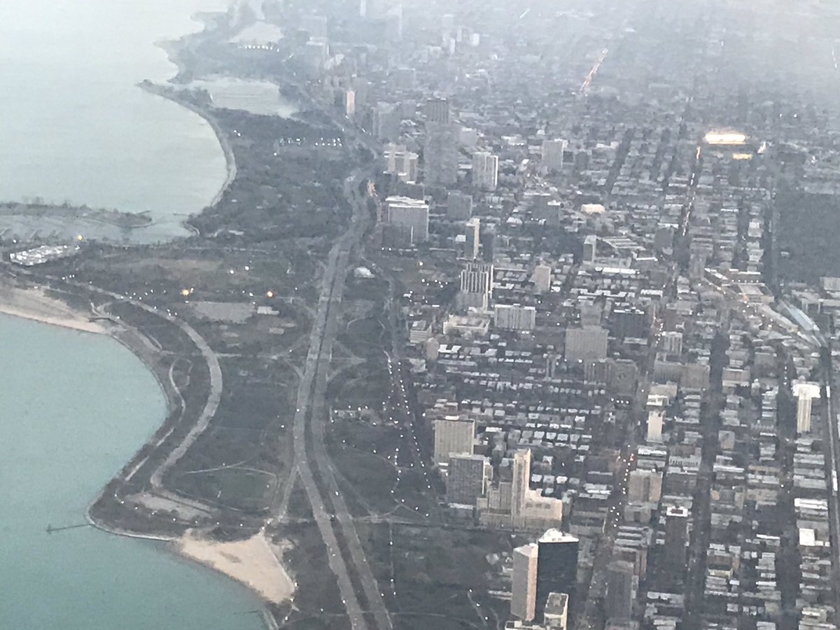 ifandwen's tweet image. Flying into Chicago at dusk and noticed the orange streetlights: opportunity for LED EE savings #HPC19