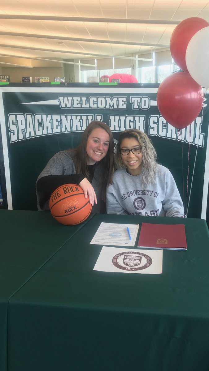 SpackVolleyball's tweet photo. Also congrats to Issy on all her basketball achievements. I taught her everything she knows! https://t.co/dvzRiayEHQ