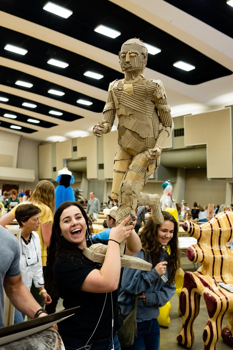 johnnysideways's tweet image. Chisholm Hall opened for the last public viewing of the TAPPS Art and Academics Competition in Waco on Tuesday, giving students and teachers a chance to see what the judges thought of their work before packing up for the trip home. #TAPPS #TAPPSart #Waco @TAPPSbiz #art