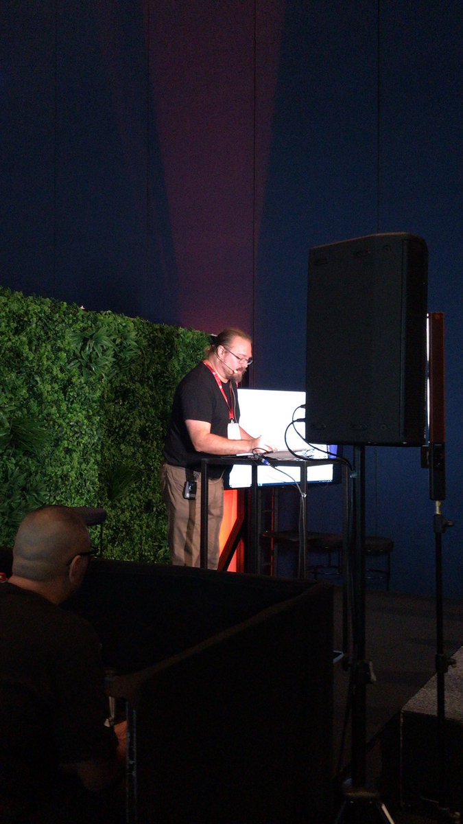 nickshewring's tweet image. I love watching an artist in full noise @pjlaurie #startuplife @AdvanceQld  #QODE