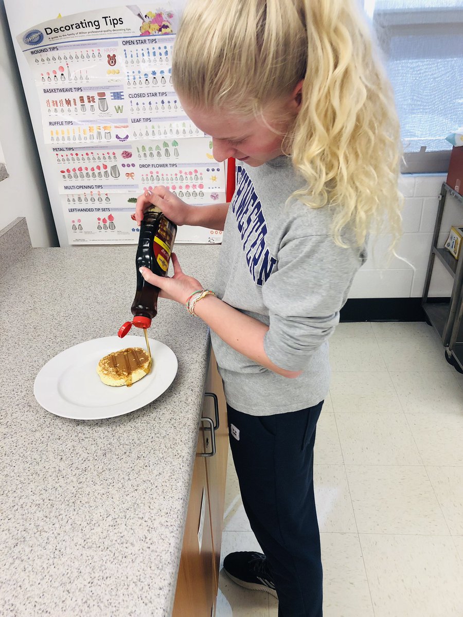 MsSterba's tweet image. Our Pancake lab 🥞 came in at the perfect time during IAR testing and adjusting to a new schedule. 6th graders ate them right up having FACS in the morning instead of the afternoon. #perfectbreakfast #homemade #pancakes #facs #6thgradd @glencrestms