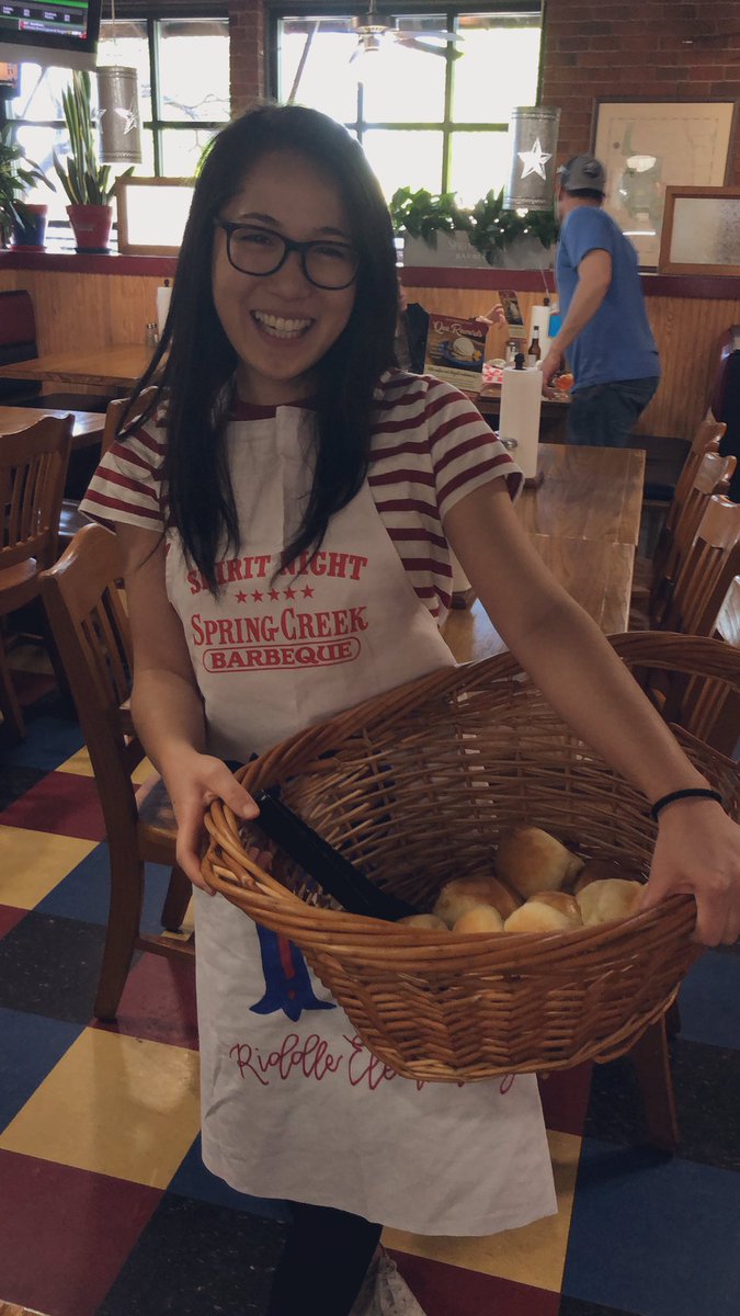 EduTseng's tweet photo. Loved getting to pass out rolls and see students at @SpringCreekBBQ for our Spirit Night. Can you believe how tall two of my former 3rd graders have gotten?? #OurFISDStory #teacherlife @RiddleElem @friscoisd https://t.co/8eKWj2wXA3