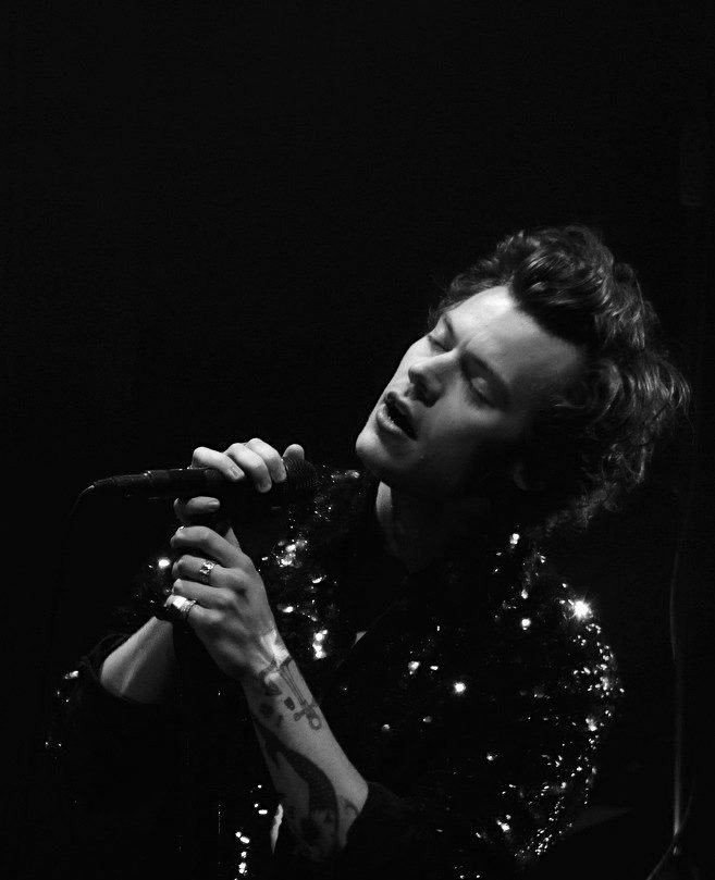 harrysubmiss's tweet photo. — hot &amp; dark https://t.co/c1QGvcZRwN