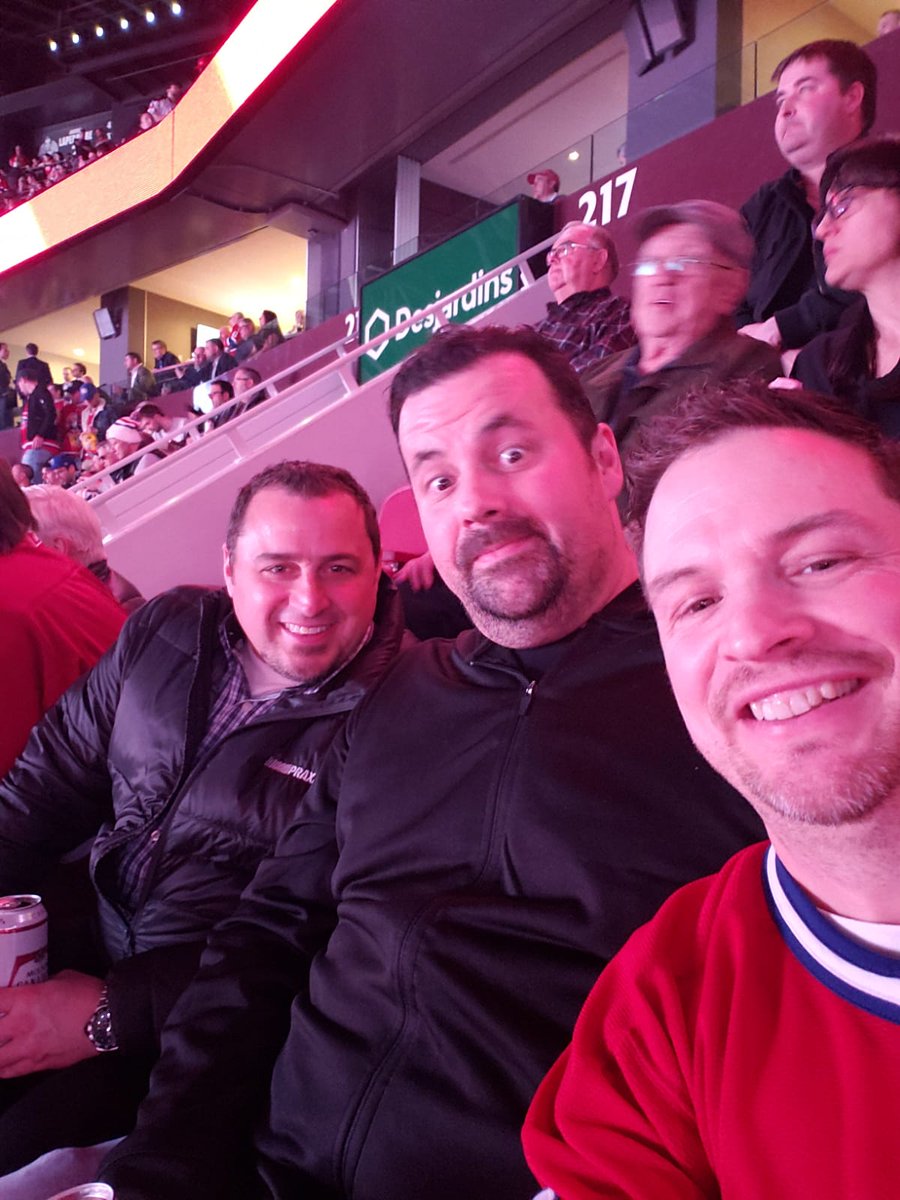 Freddo1973's tweet photo. #habsselfie 
Grosse soirée @PraxairCanada avec @pmartel9 et @MartinClermont 
Go Habs go https://t.co/HfpHbsUDEQ