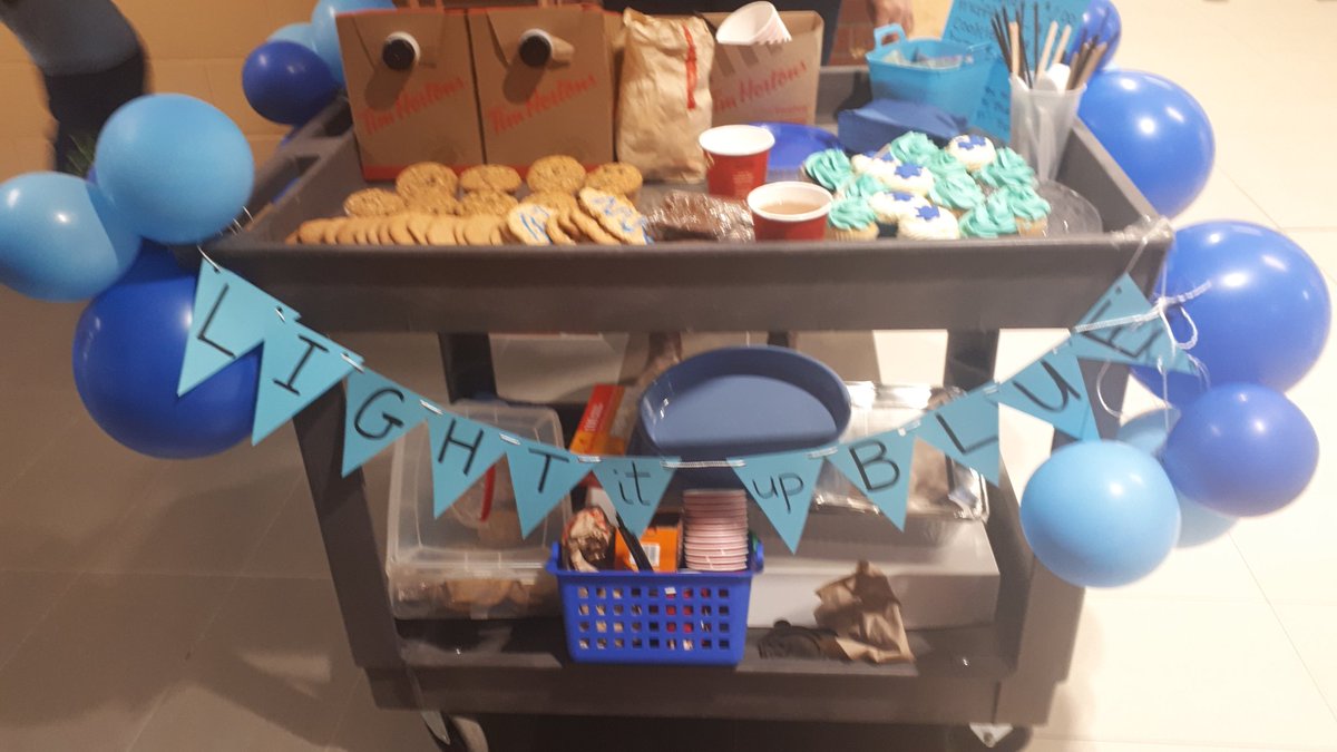 PriyankaDPrasad's tweet photo. #WorldAutismAwarenessDay at @TribuneDrive. #TeamERF So lucky to be part of such an incredible and dedicated group of ERFs! #StillAlwaysTheShortest @ERFPeel @PeelSchools @EvanoffLiz @Melissa21315332 https://t.co/FhZAG6Ux1n