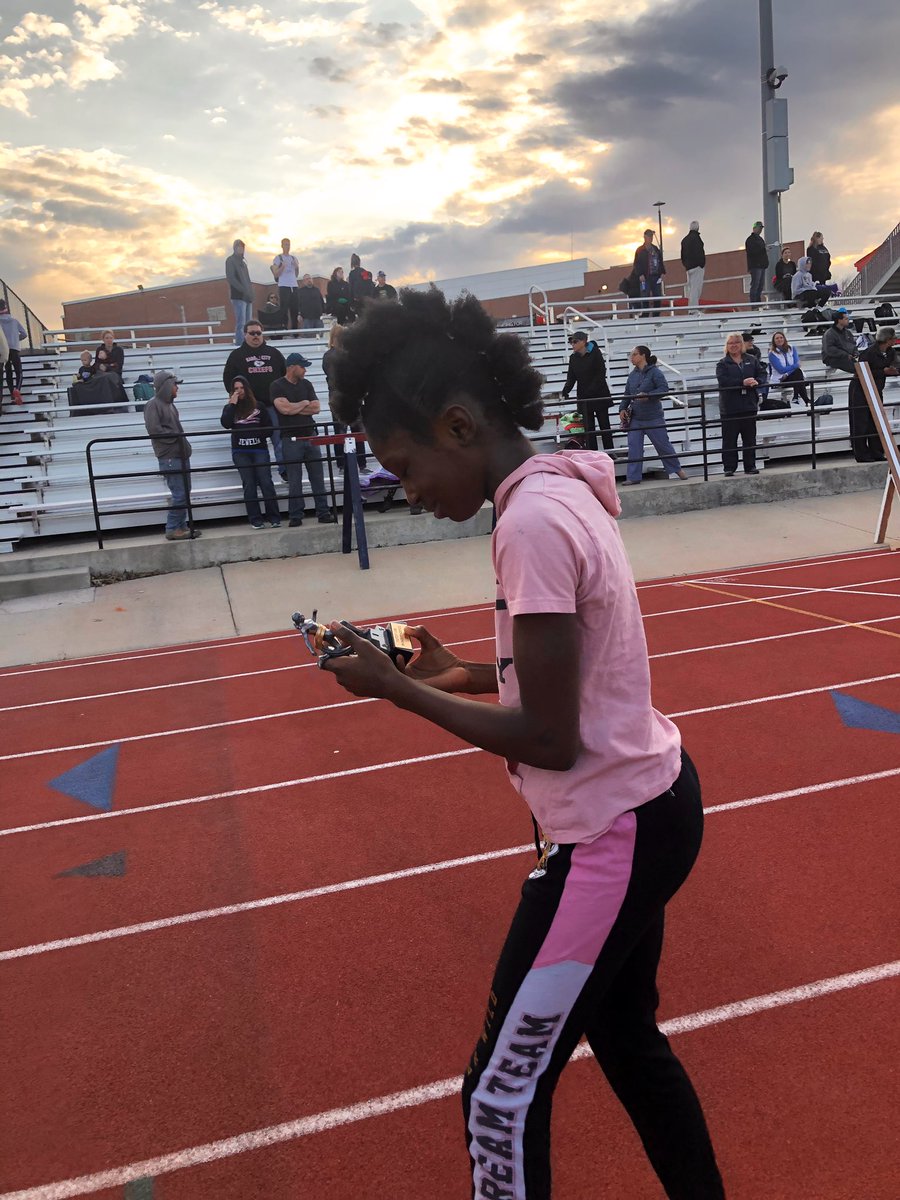 wbroughton3's tweet photo. So proud of my fifth grade friend, Barlin! The fastest girl in the #ISD is no joke. Those girls were quick! 👀 @MissCurran5 and I had so much fun cheering on both of our @RandallBears runners! #Proud #ISDStrong #BearsDeserveIt #RandallRacers https://t.co/l5GNOX9o6A