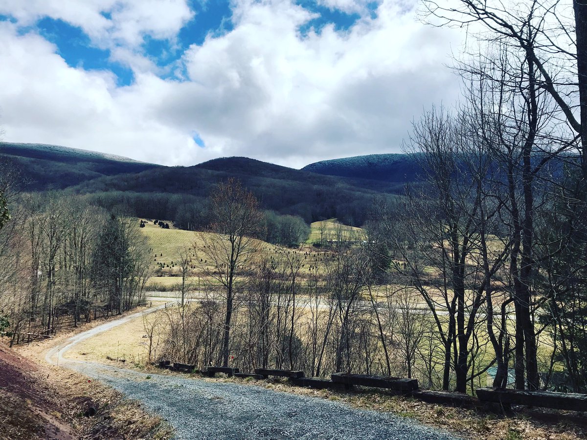 A beautiful spring day, but still a chill in the air. #appalachiantrail #appalachia #outdoors #uponthelaurel #dongolacabin #airbnb #airbnbhost #konnarock #whitetopmountain #graysonhighlands #usinterior #loveva #swva