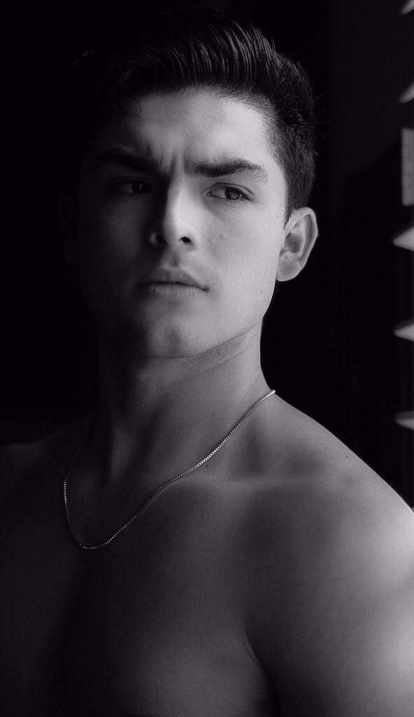 diegotinoco's tweet photo. B&amp;w https://t.co/xoosGyzR94