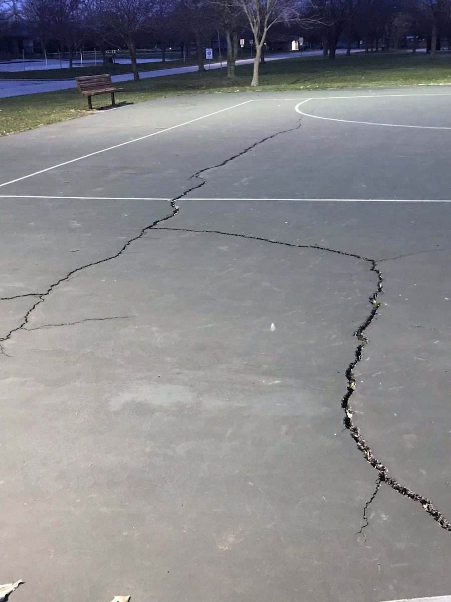 TerryBirdhouse's tweet photo. @CityofOlatheKS we got new nets at blackbob Park, your turn to fix the lights/court https://t.co/E0PAGjDwWz