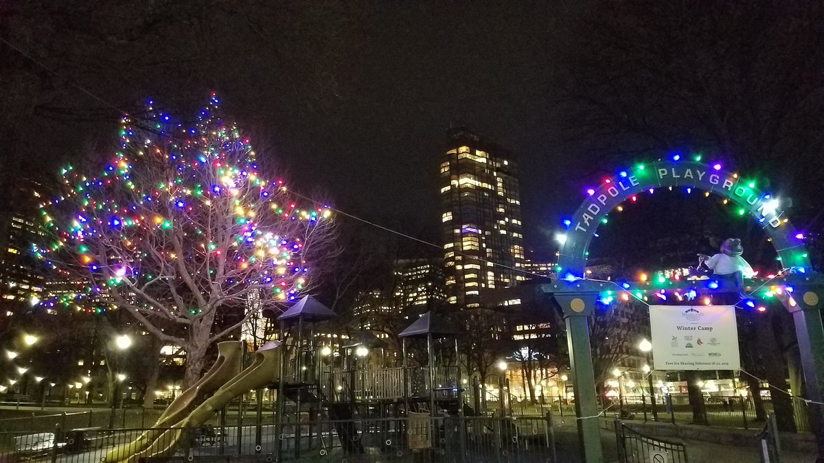 MattCastings's tweet photo. It's April 2nd. Why are holiday lights still up around the Frog Pond? @BostonParksDept @FOPG https://t.co/Hb3IlHJ914