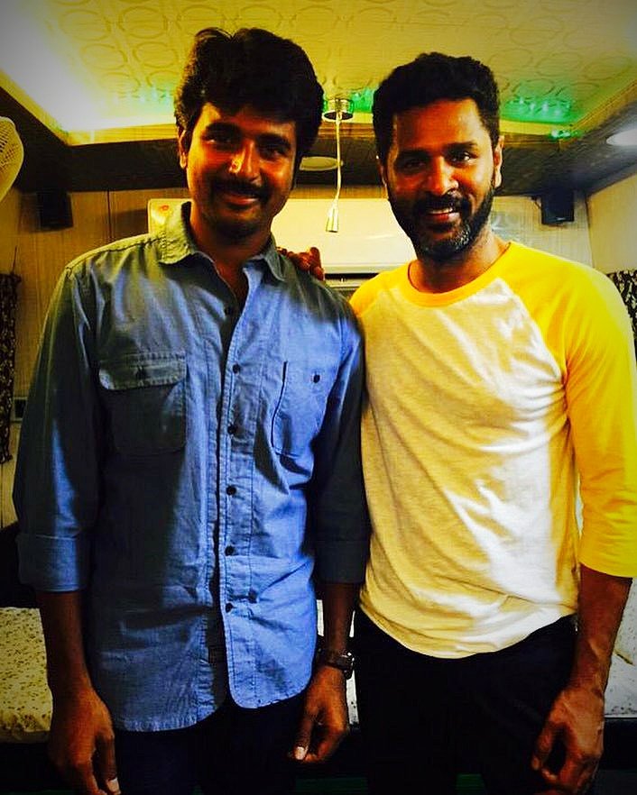 Sk_MediaOffl's tweet photo. Wish You Happy Birthday @PDdancing Master .🎉🎊🎉 Have A Great Day And Great Year Ahead 😊 .

Wishes Behalf Of Beloved #prince @Siva_Karthikyan Anna Fans . 🤗

Best Wishes For Your Upcoming Films 👍😊

#HBDPrabhuDeva https://t.co/zLCd86lAjy
