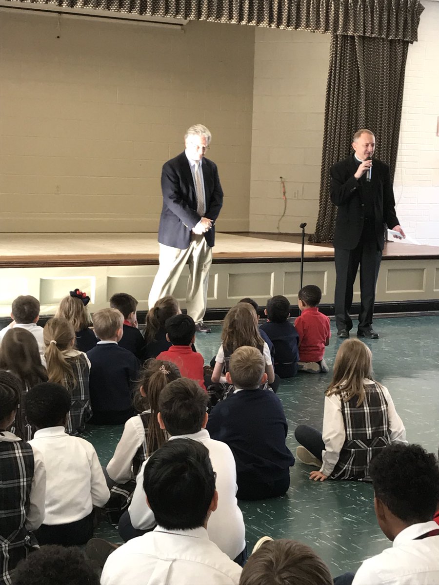 StBarts_School's tweet photo. Fr. Mark began our surprise assembly with a prayer and passage from 1 Corinthians 12 and we rejoiced as one body as Ms. Parker became the THIRD St. Bartholomew teacher to receive the #GoldenAppleAward https://t.co/DiVDRRZZAb