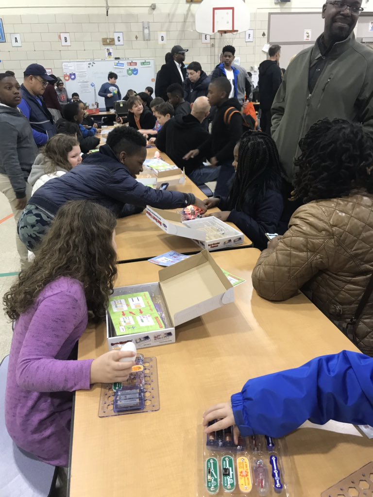 SPEDcialHeart's tweet photo. Students showed off their knowledge of circuitry by demonstrating how to build circuits to family and friends #capableconnectedsecure #ChatsWORTHY #fullSTEAMahead https://t.co/EfMaHBZ7D2