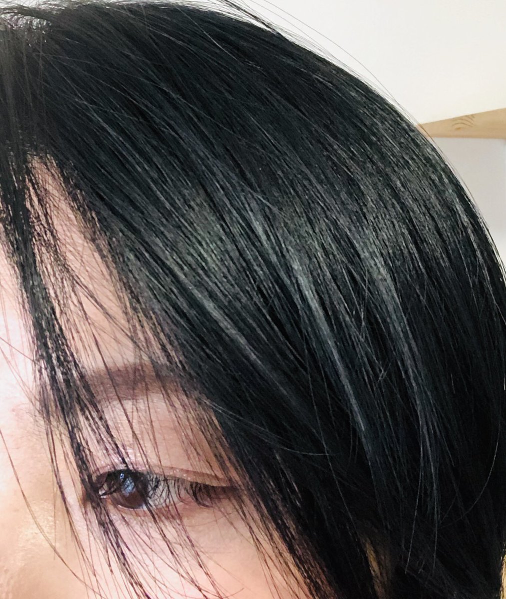 Mario かなり悩みに悩んでいる ヘナ卒業 顔が疲れ 真っ黒な髪が52歳には違和感 余計に老ける ただ ジュレームで洗うだけですか 髪の毛健やか 一度でも白髪染めしたら ヘナには戻れない と悩むー 若干52歳 ジュレーム ヘナ 卒業 白髪