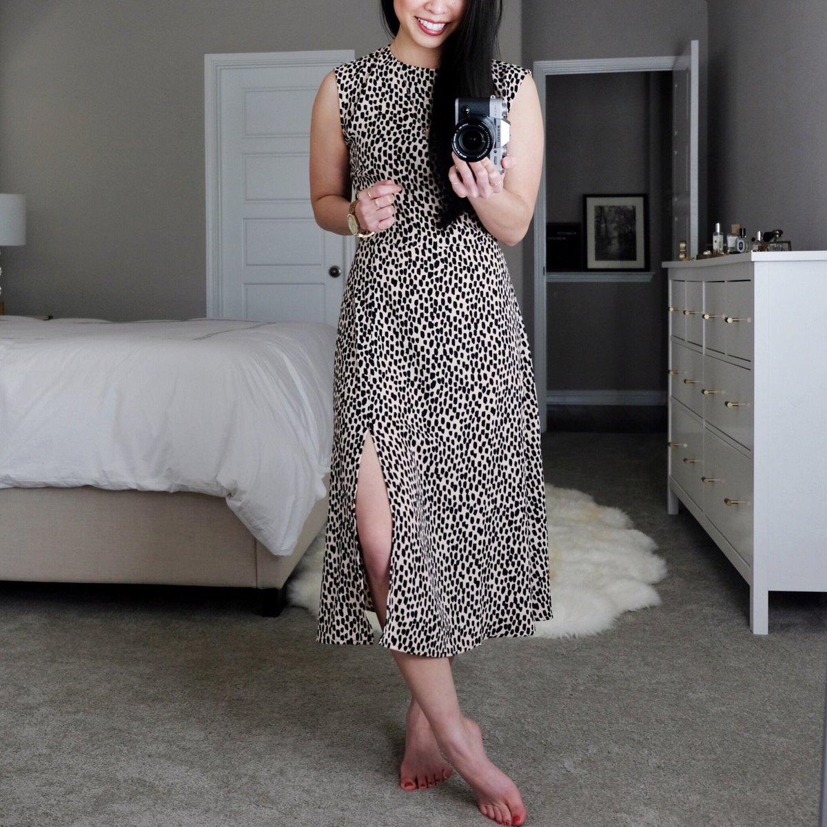 {#ltkunder100} found the perfect chic dress for $69 that has the right amount of slit for date night 💯 (also comes in a solid orange color)! sized down to an xs 💃🏻 shop this post via #linkinbio ✌️ {04.02.19} #liketkit @LIKEtoKNOW_it liketk.it/2ATsy