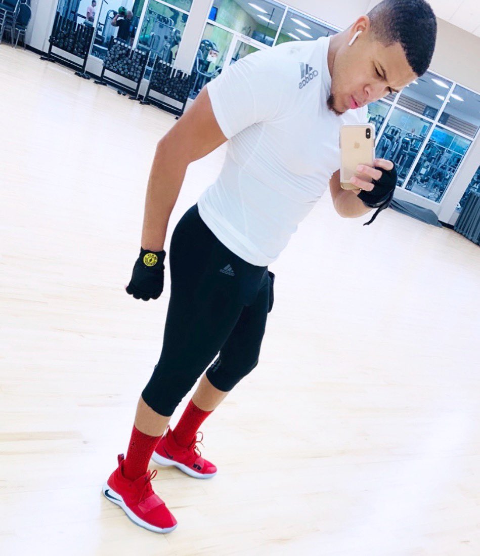 yellowboyRedd's tweet image. I just need these last 15lbs TO GO SOMEWHERE! #FatBoyProblems #ThickBoy 💦💪🏽