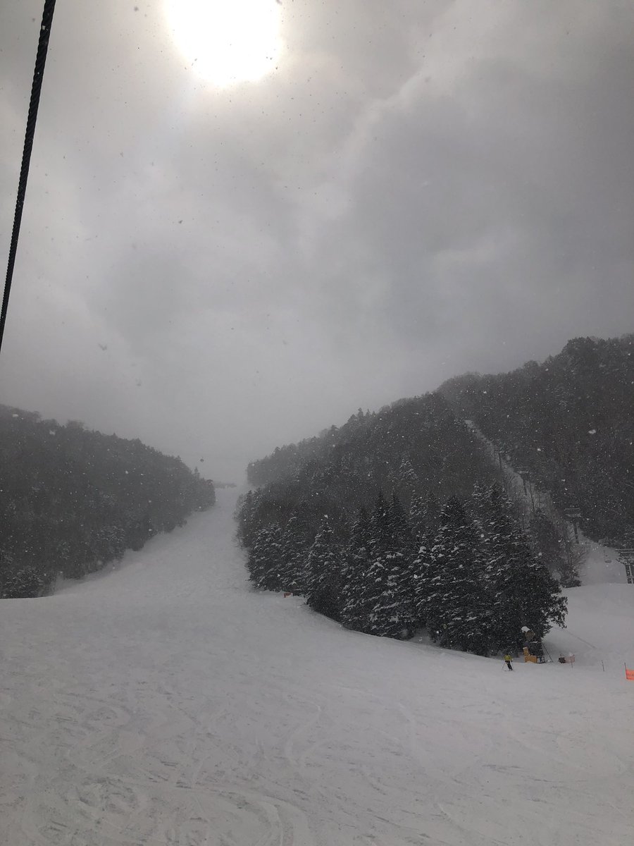 banzaiattack369's tweet photo. 4月なのにハイシーズンの様な積雪量！ https://t.co/G1Dyoay4Hy