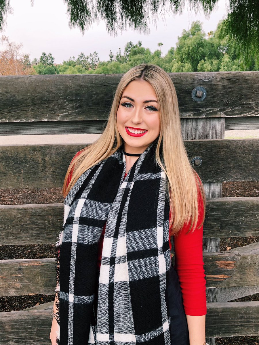 PHXLocal1's tweet image. Rachel Bechtel is a freshman at the Walter Cronkite School of Journalism and she is majoring in Broadcast Journalism and is minoring in Special Events Planning! #meettheteam